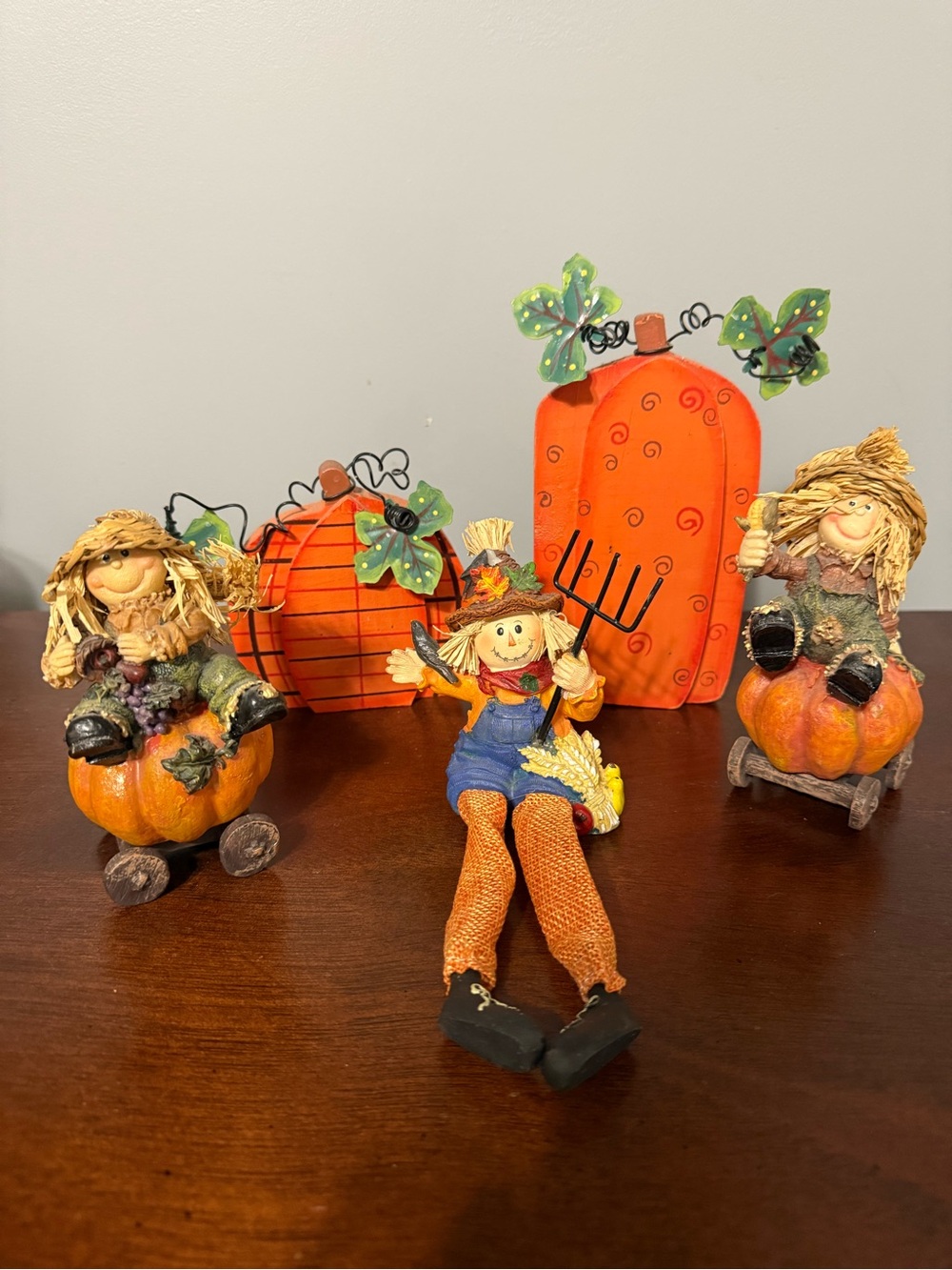 Fall Decor - EUC - pumpkins and scarecrows